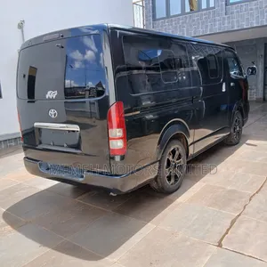 Toyota HiAce 2014 Black