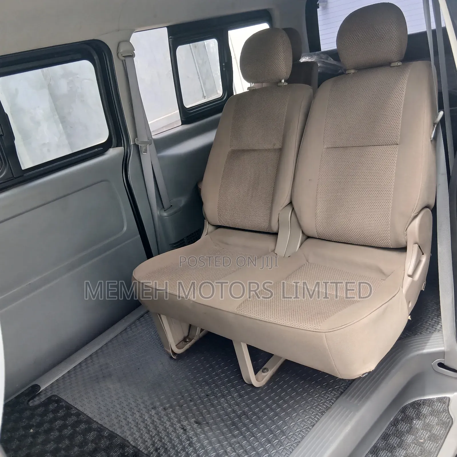 Toyota HiAce 2014 Black