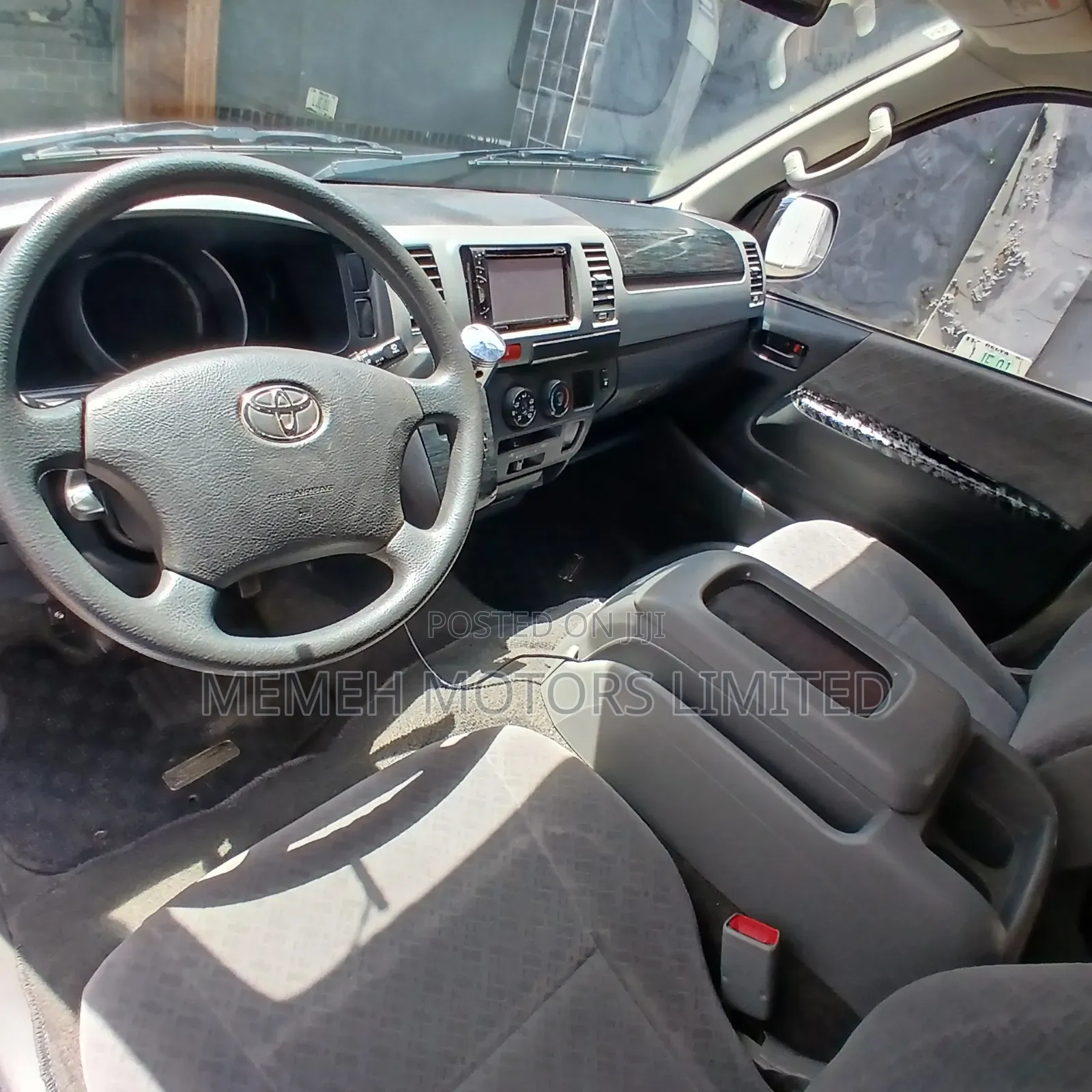 Toyota HiAce 2014 Black
