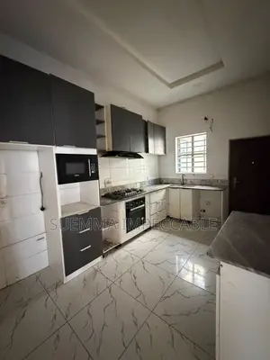 1bdrm Apartment in Lekki Phase 2 for rent