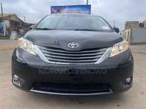 Toyota Sienna XLE 7 Passenger 2012 Blue