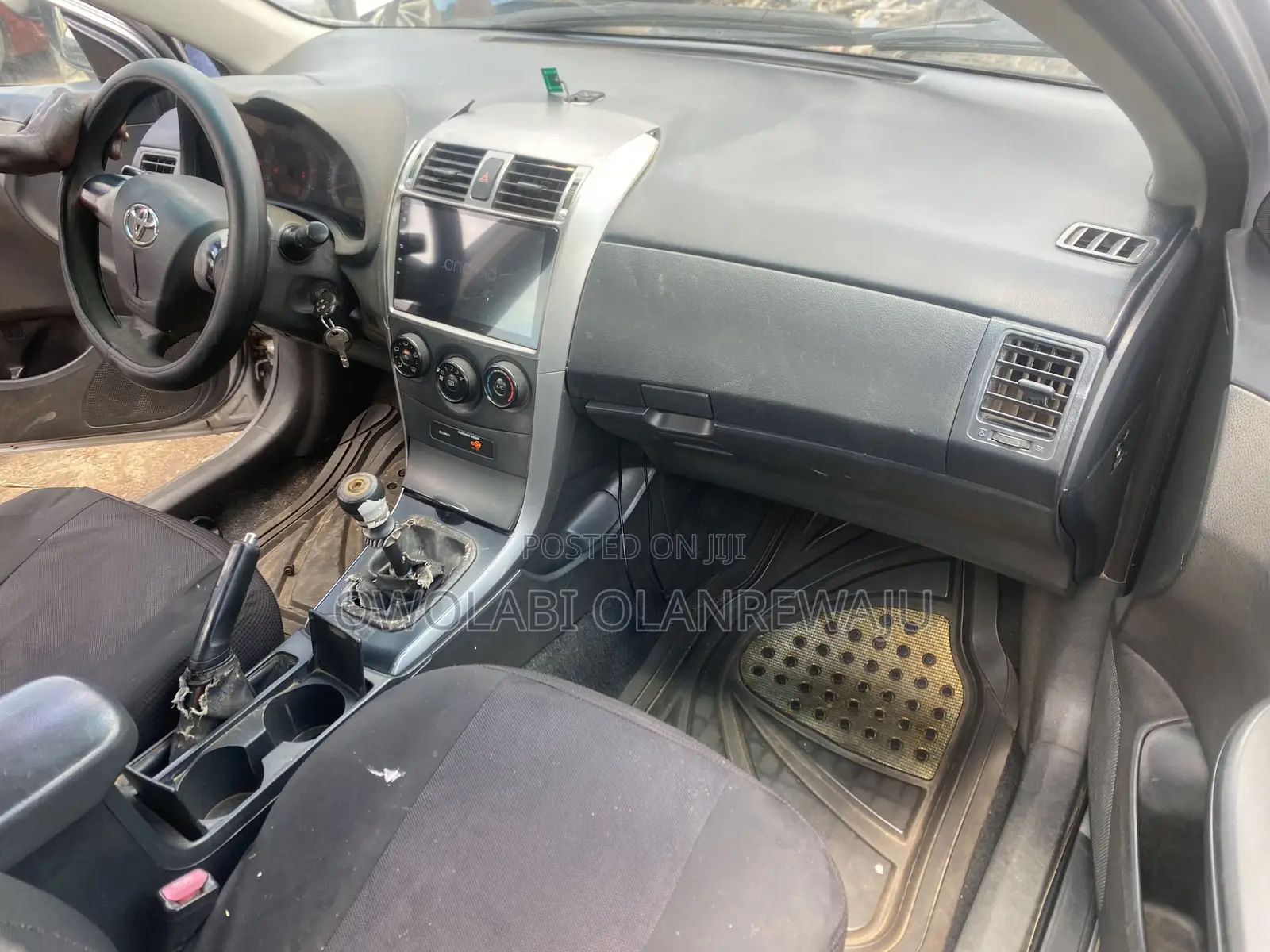 Toyota Corolla 2010 Silver