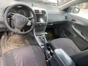 Toyota Corolla 2010 Silver