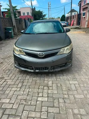 Toyota Camry SE 4dr Sedan (2.5L 4cyl 6A) 2014 Green
