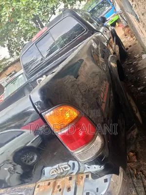 Toyota Tundra 2002 Black