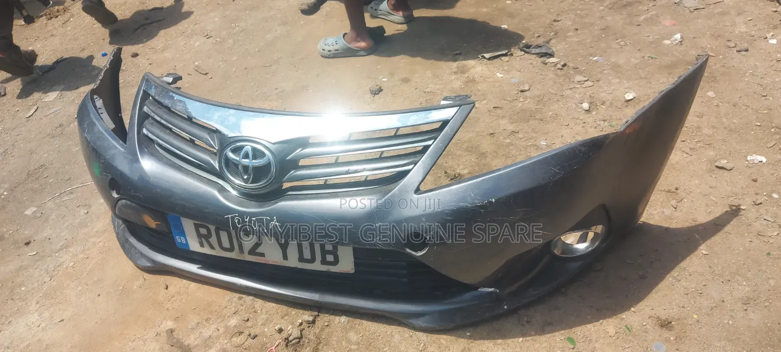 Complete Front Bumper Avensis 2014