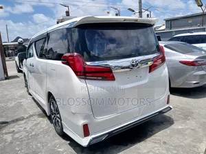 Toyota HiAce 2020 White