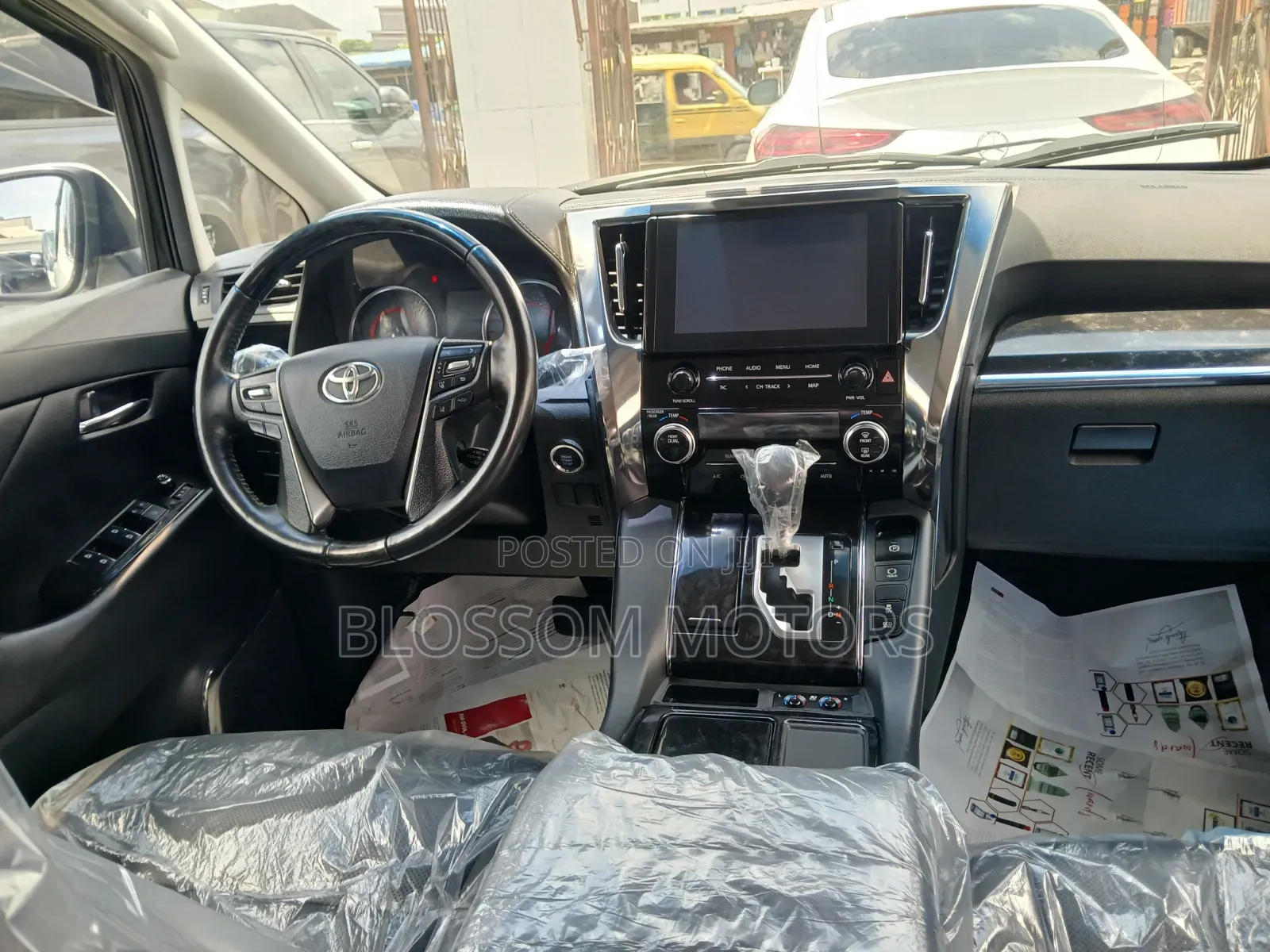 Toyota HiAce 2020 White