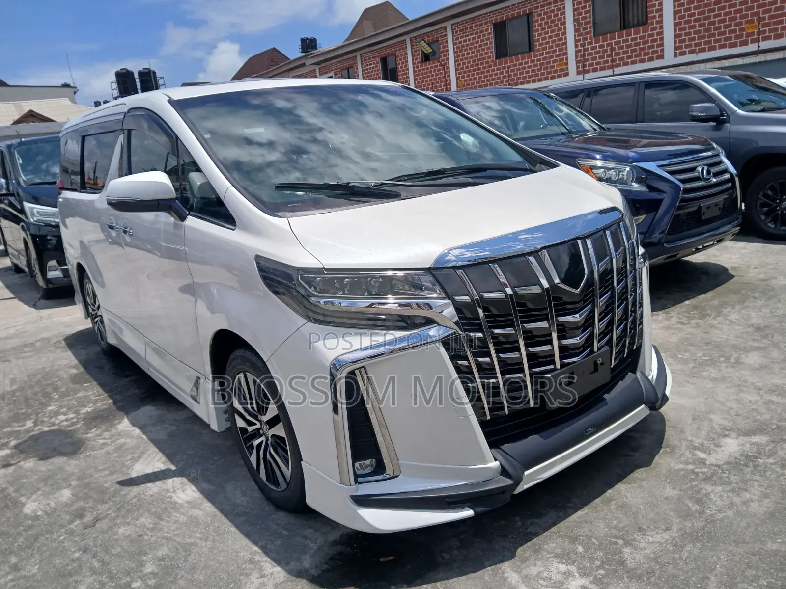 Toyota HiAce 2020 White