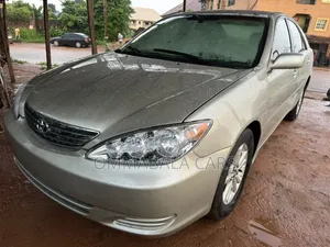 Toyota Camry 2004 Gray