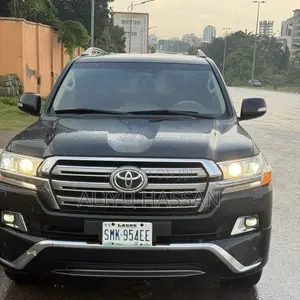 Toyota Land Cruiser 2016 Black