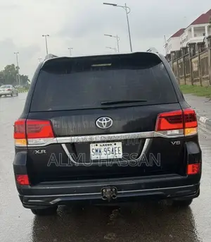 Toyota Land Cruiser 2016 Black