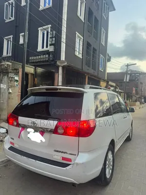 Toyota Sienna 2008 White