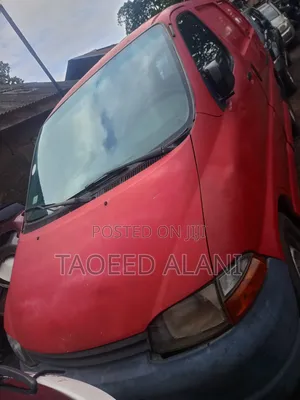Toyota HiAce 1998 Red