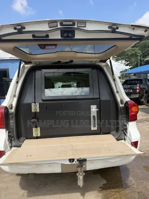 Toyota Land Cruiser 2013 White