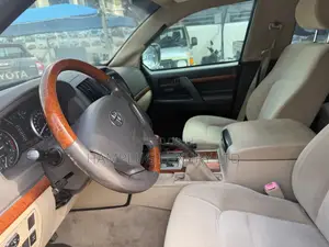 Toyota Land Cruiser 2013 White