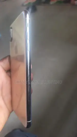 New Apple iPhone XS Max 64 GB Gold