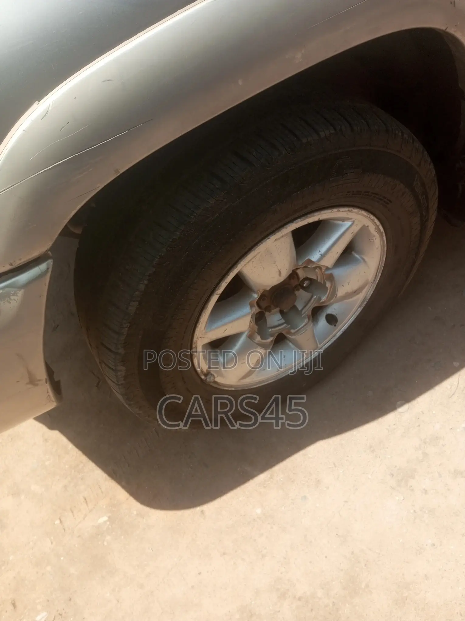 Nissan Pathfinder 2000 Silver