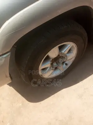 Nissan Pathfinder 2000 Silver