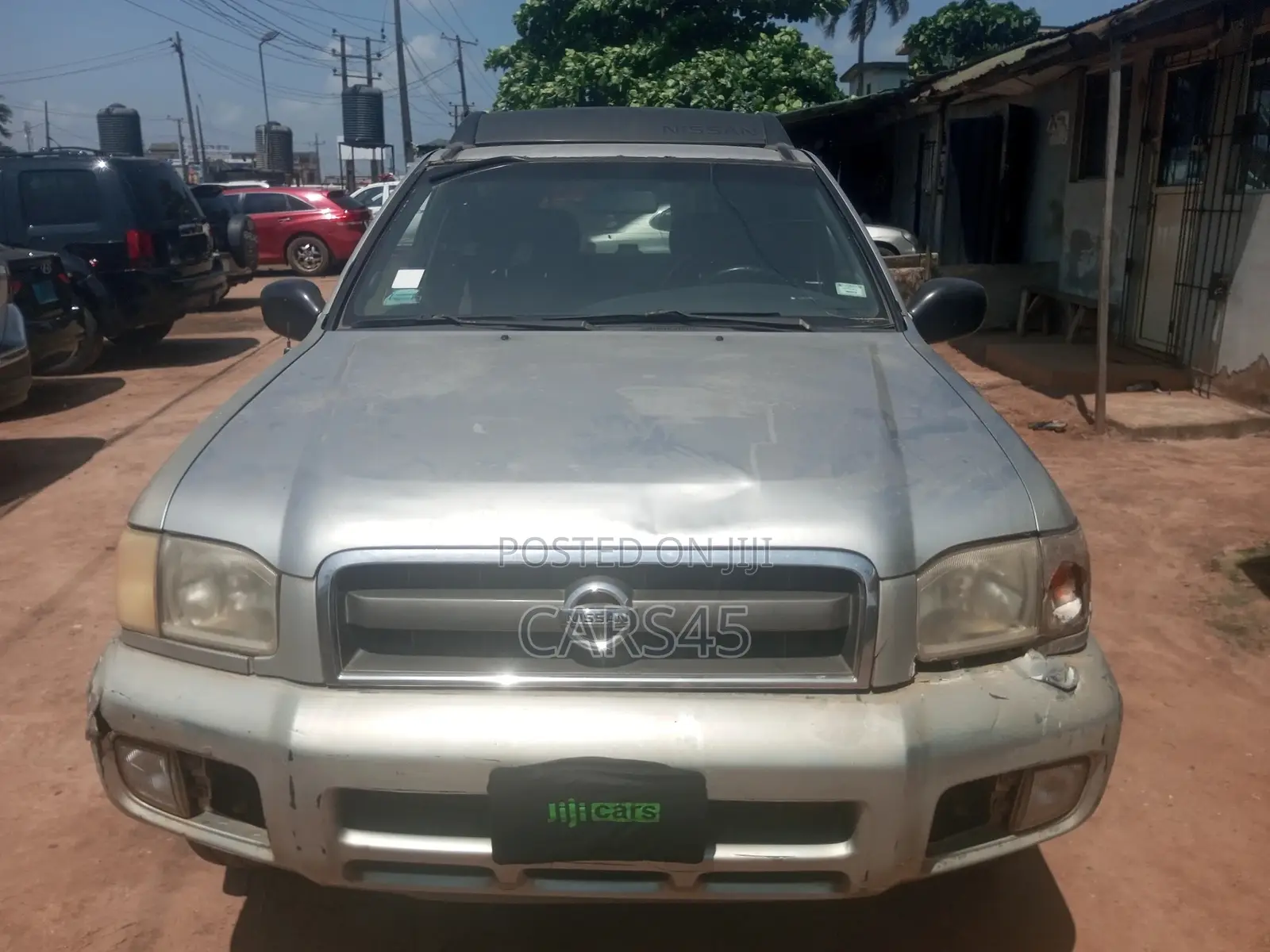 Nissan Pathfinder 2000 Silver