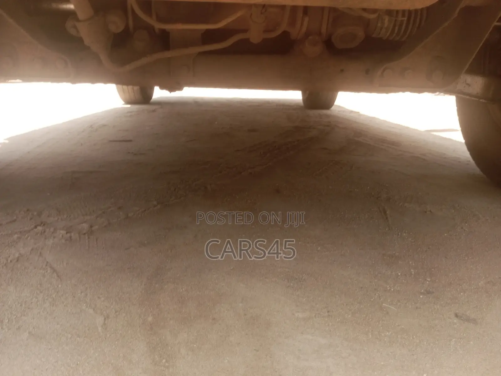 Nissan Pathfinder 2000 Silver