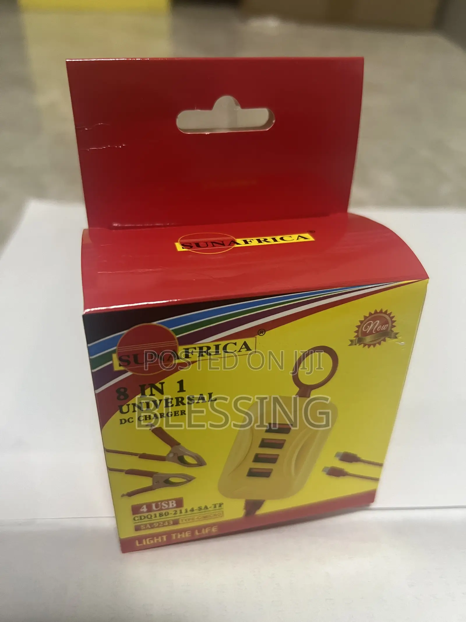 4-in-1 USB Charger With Battery Clips