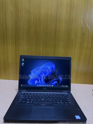 Laptop Dell Latitude 5491 16GB Intel Core i7 SSD 256GB