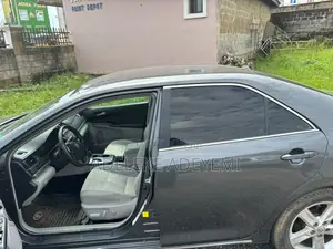 Toyota Camry LE 4dr Sedan (2.5L 4cyl 6A) 2013 Gray