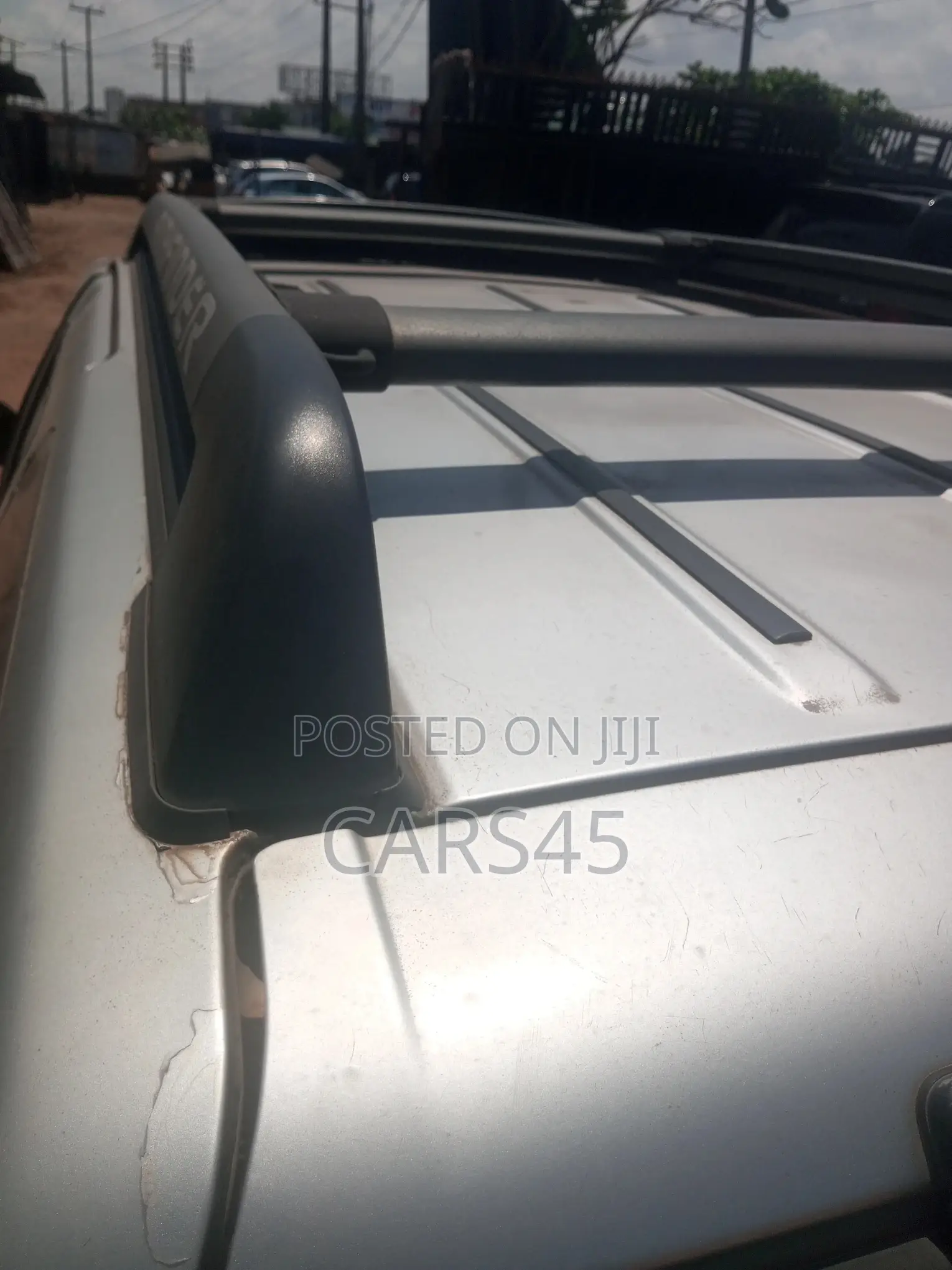 Nissan Pathfinder 2000 Silver