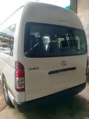 Toyota HiAce 2012 White