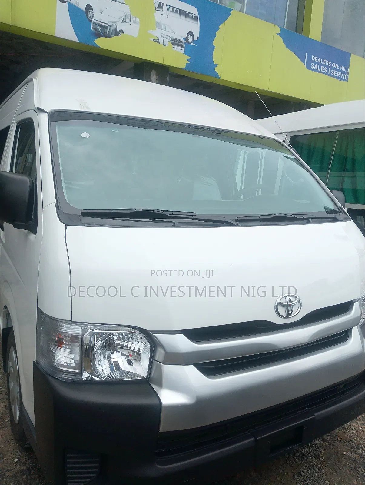 Toyota HiAce 2012 White