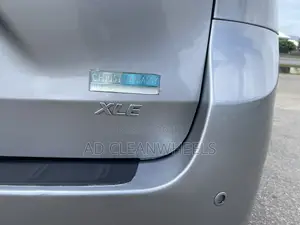 Toyota Sienna XLE 8 Passenger 2012 Silver