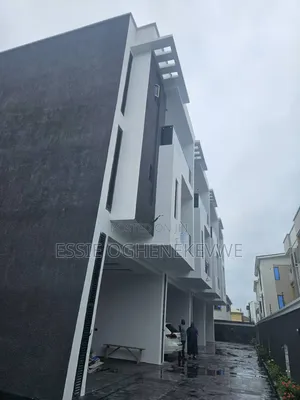 4bdrm Townhouse/Terrace in Igbo-efon for sale
