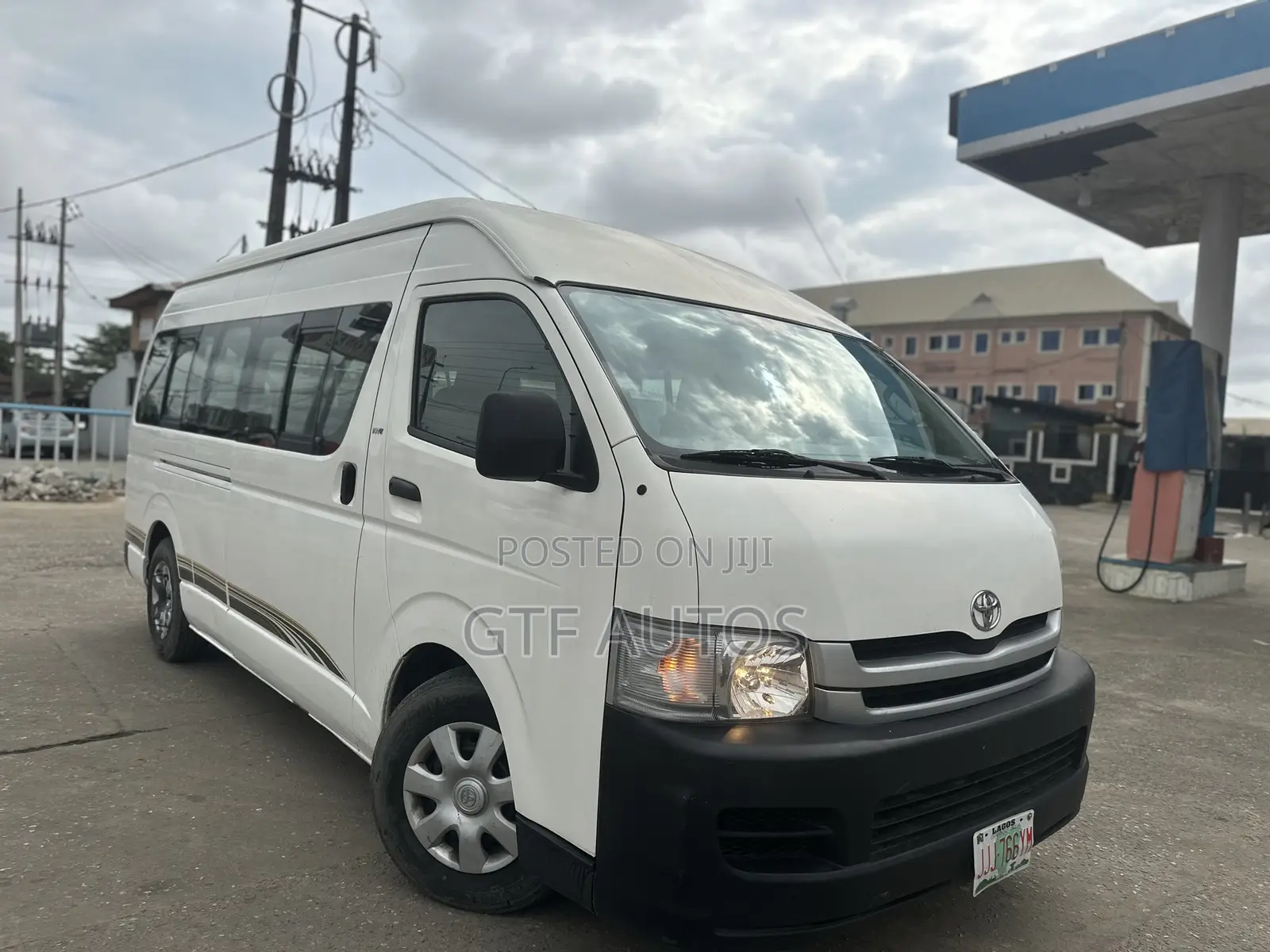 Toyota HiAce 2012 White