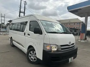 Toyota HiAce 2012 White