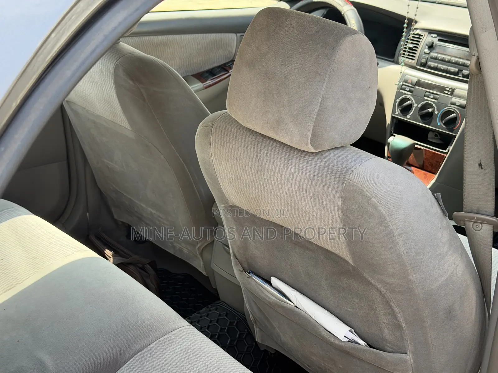 Toyota Corolla LE 2005 Gray