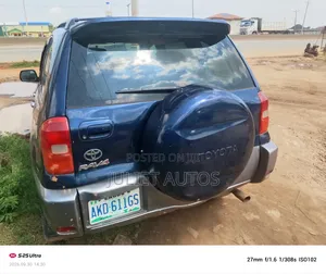 Toyota RAV4 Automatic 2000 Blue