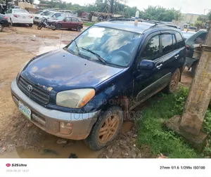 Toyota RAV4 Automatic 2000 Blue