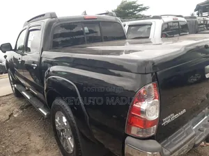 Toyota Tacoma Access Cab 4x4 4.0L V6 5-Speed Automatic 2013 Black