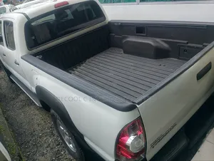 Toyota Tacoma Access Cab 4x4 2.7L 4-Cyl. 4-Speed Automatic 2013 White