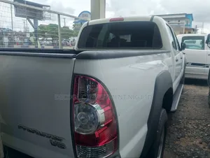 Toyota Tacoma Access Cab 4x4 2.7L 4-Cyl. 4-Speed Automatic 2013 White