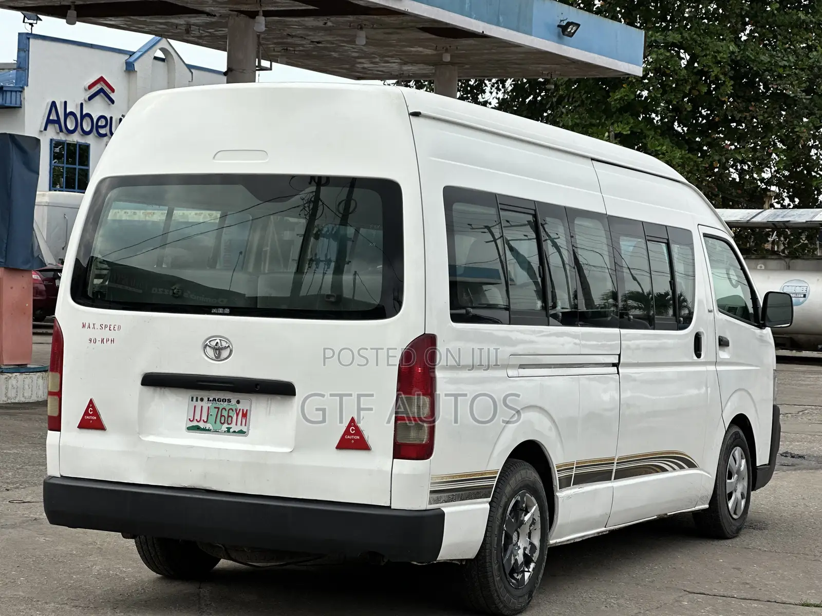 Toyota HiAce 2012 White