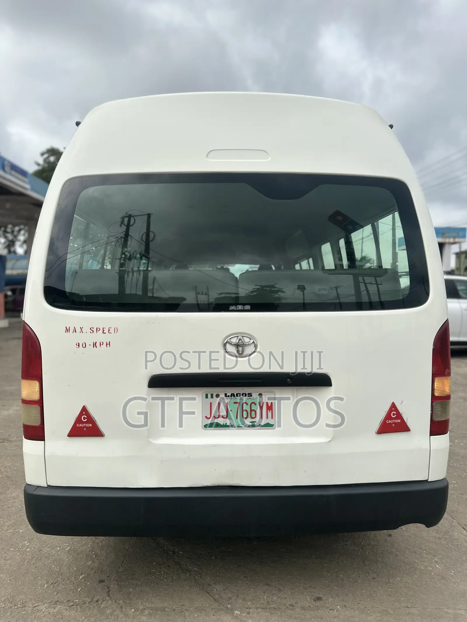 Toyota HiAce 2012 White
