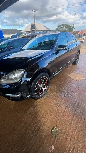 Mercedes-Benz C300 2010 Black