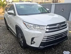 Toyota Highlander XLE 4x4 V6 (3.5L 6cyl 8A) 2017 White