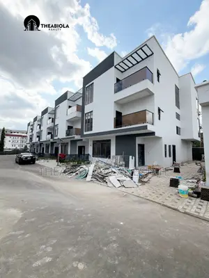 4bdrm Townhouse/Terrace in Mabushi for sale