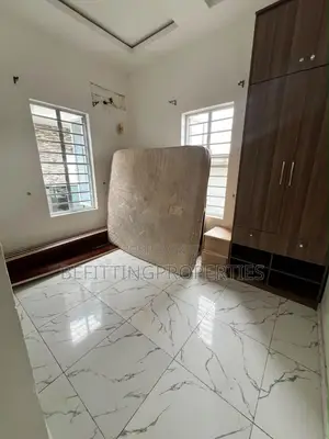 4bdrm Duplex in Ikota for sale