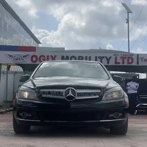 Mercedes-Benz C300 2010 Black