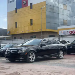 Mercedes-Benz C300 2010 Black