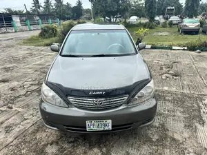 Toyota Camry 2005 Gray